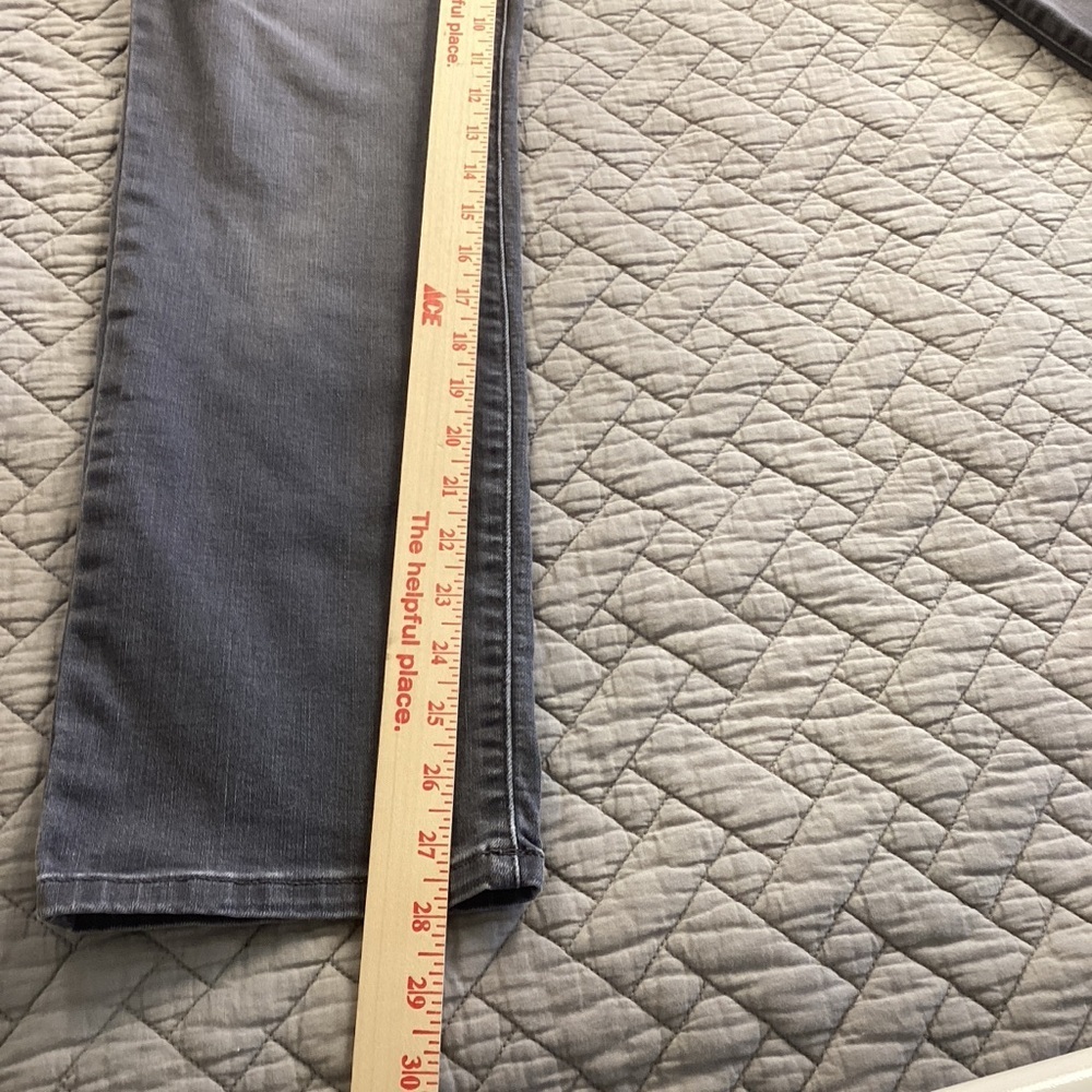 Lee Women's Straight Leg Flex Motion Gray Jeans Sz 12P - Picture 10 of 12